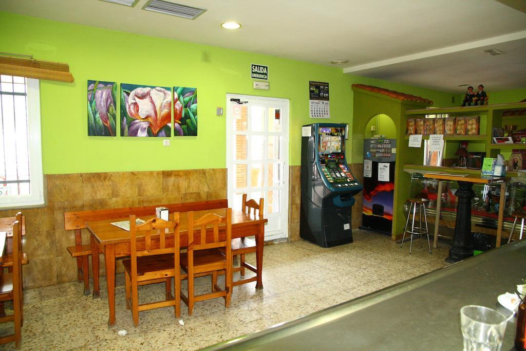 Hostal Asturias Hotel Jarilla Ngoại thất bức ảnh